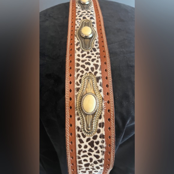 Beautiful Italian Crafted Belt - Picture 5 of 10
